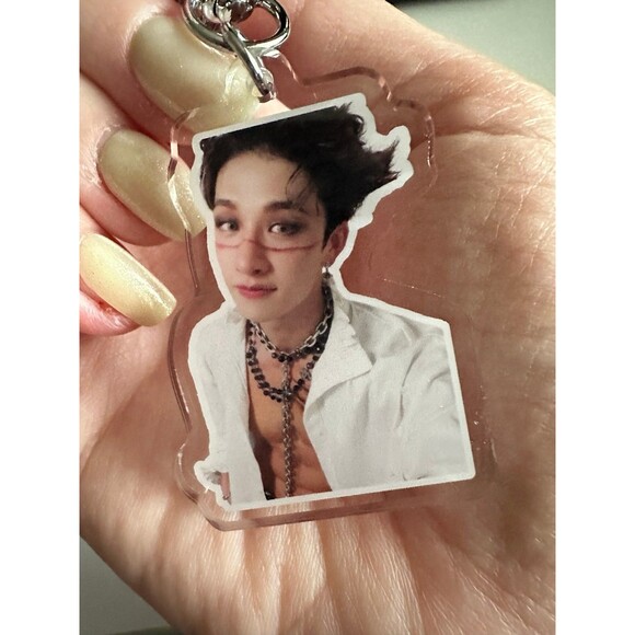 Bang Chan Stray Kids Keychain Karma Bias Idol Kpop Skz Photocard concert - Picture 2 of 3